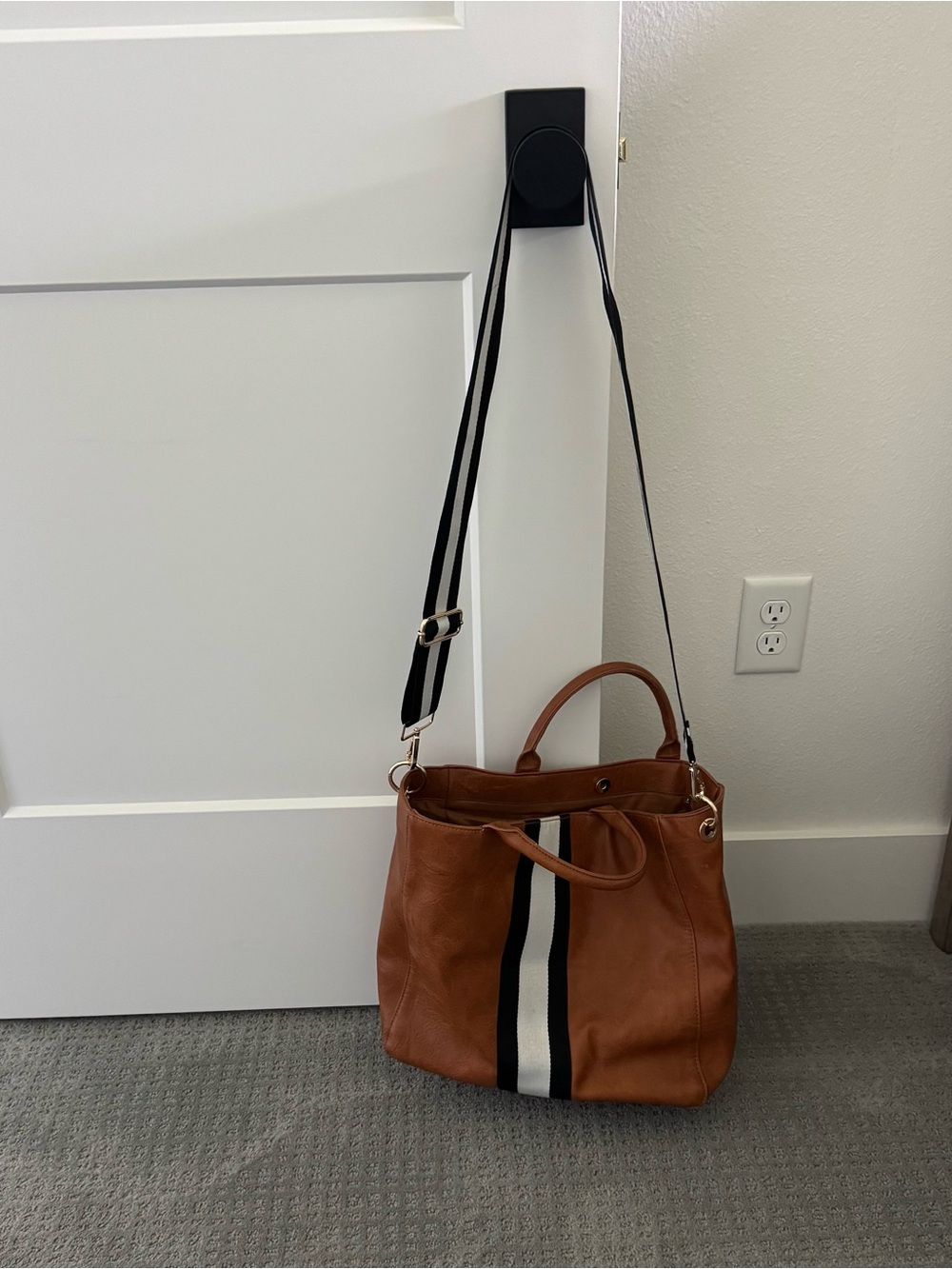 Brown Leather Shoulder Bag with Black-and-White Center Stripe